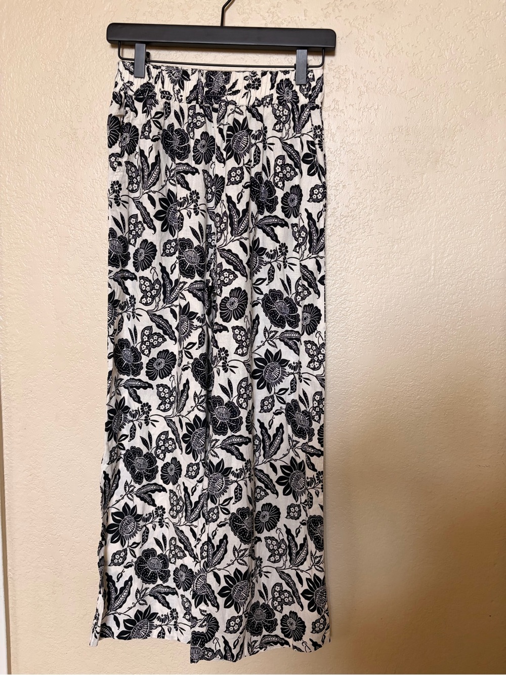 Christian Siriano Black & White Floral Wide Leg Pants